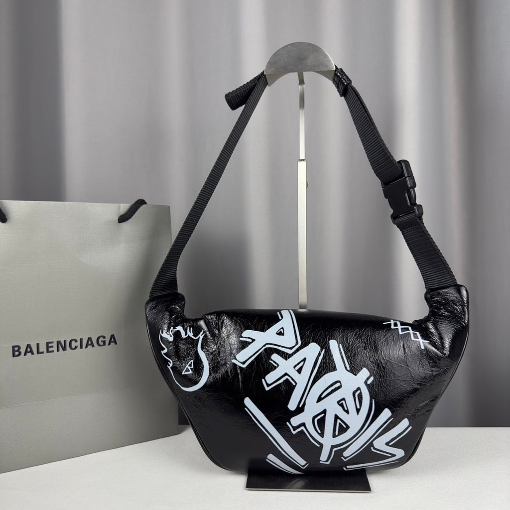 Pochete Balenciaga Graffiti Explorer Belt Bag 40x18CM