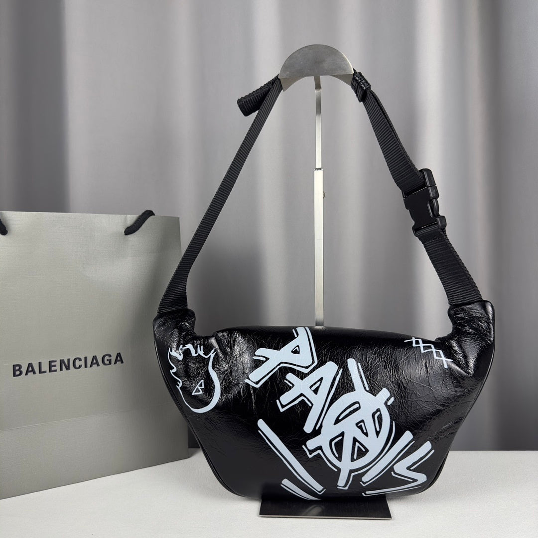 Pochete Balenciaga Graffiti Explorer Belt Bag 40x18CM