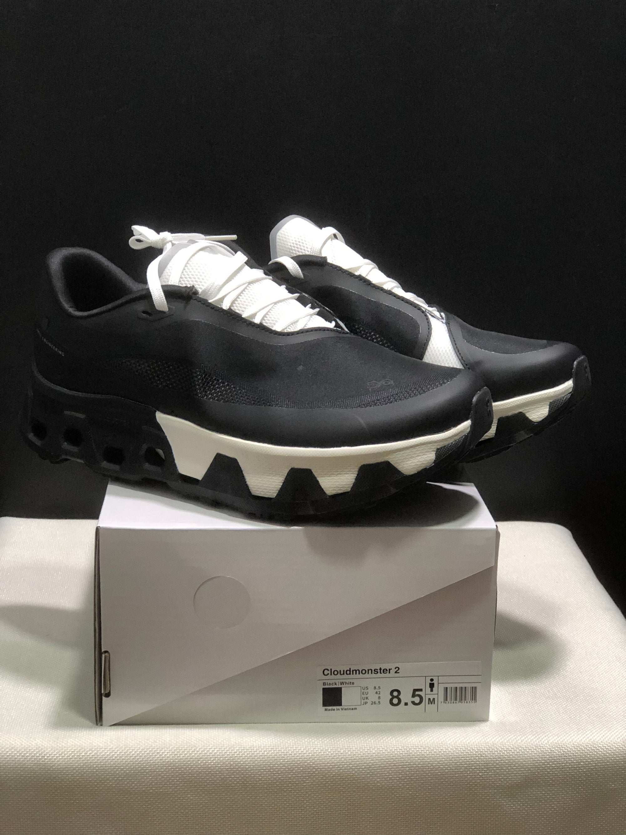 Tênis On Cloudmonster Hyper x PAF Preto/Branco