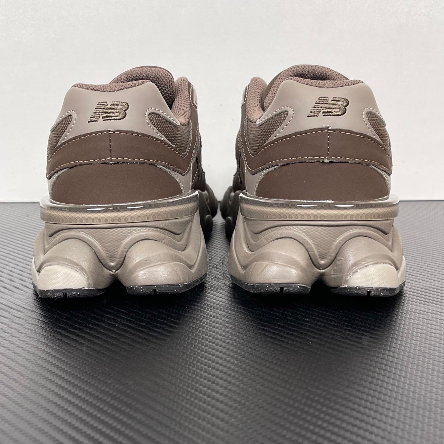NEW BALANCE 9060 marrom