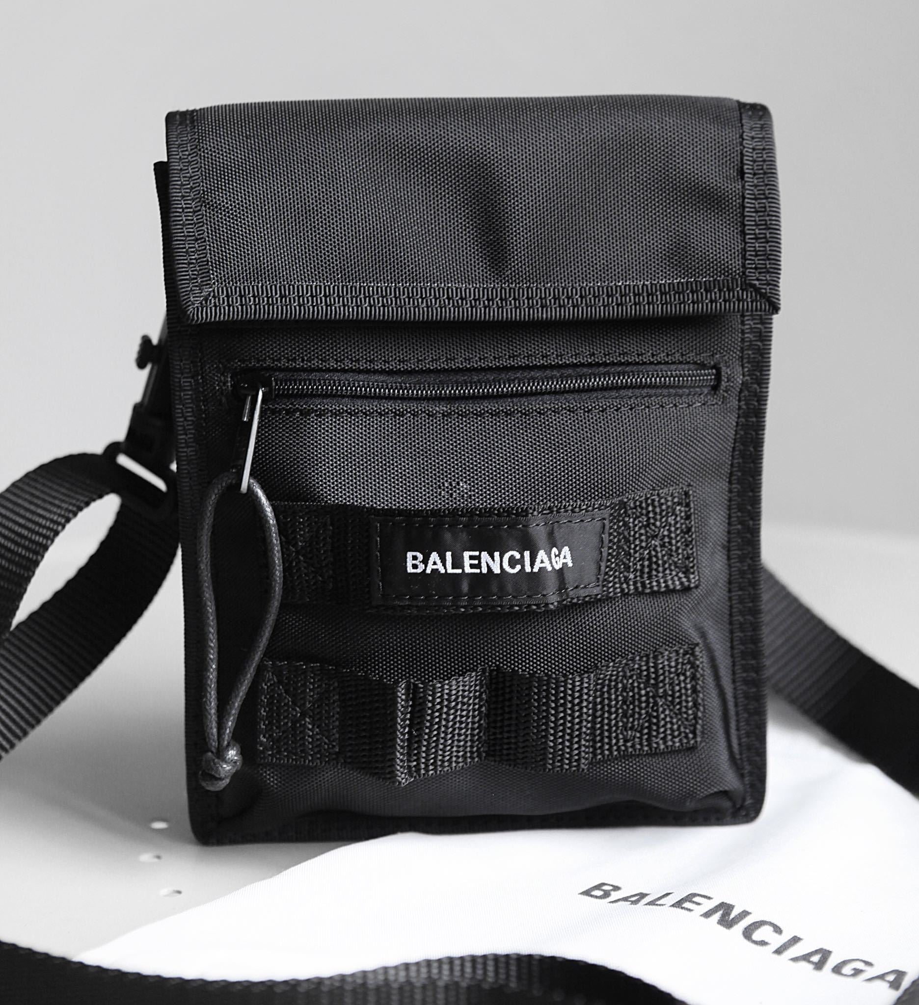 Balenciaga Army Small Pouch Preta 19x15x3cm