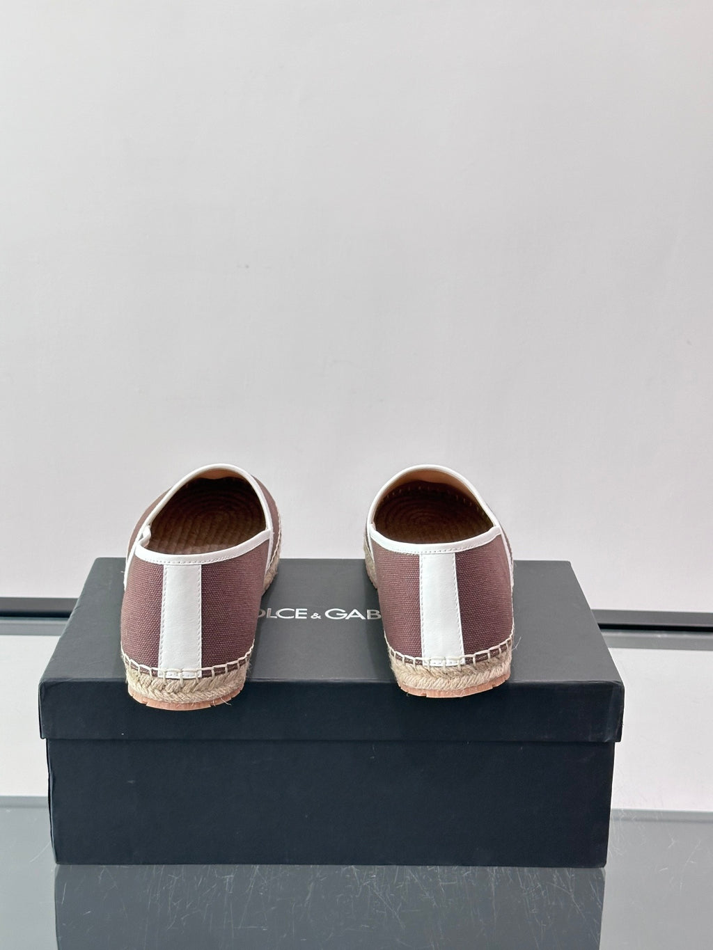 Espadrilhe DG com logo gravado marrom