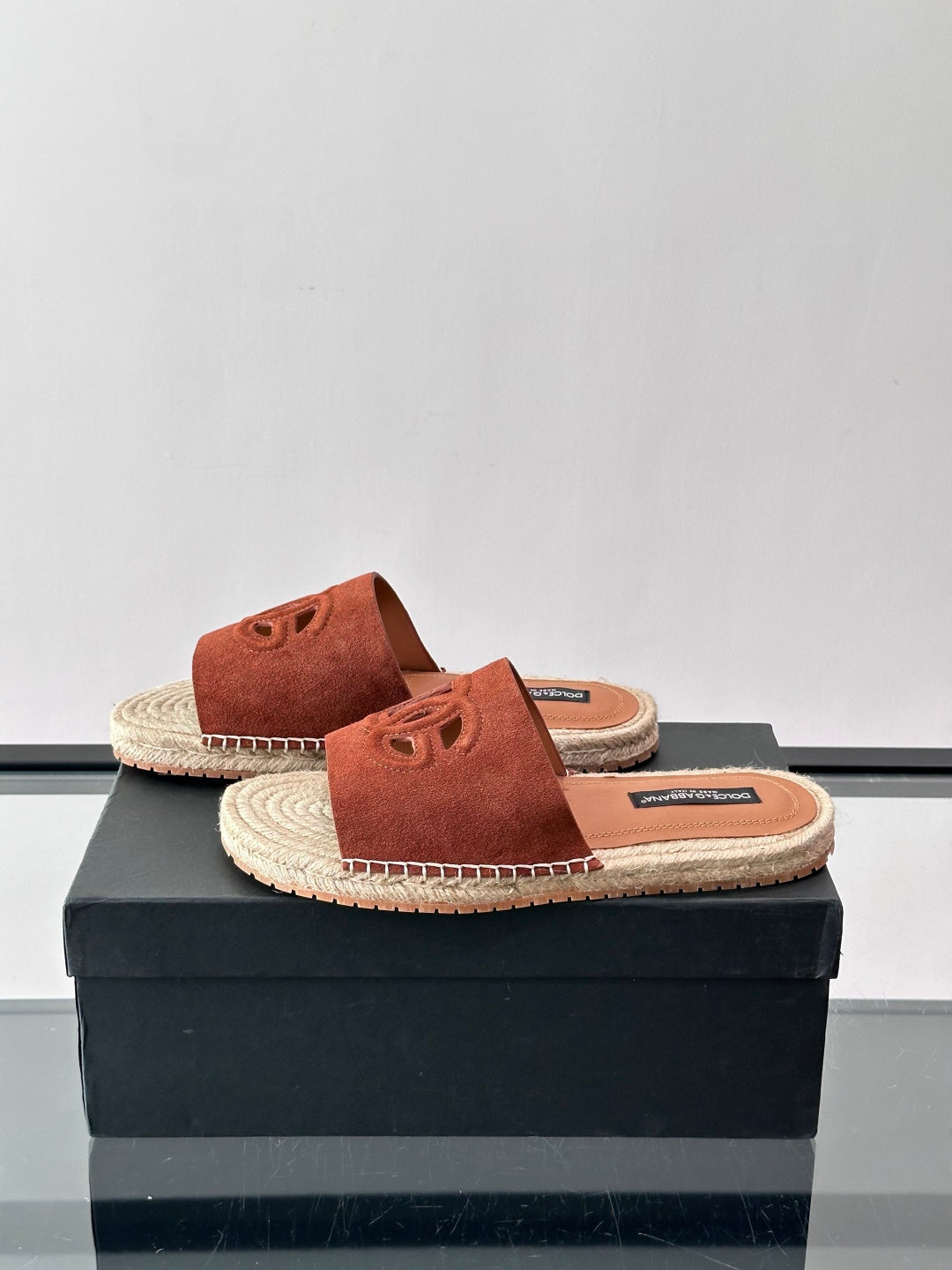 Espadrilhe DG com logo gravado marrom camurça