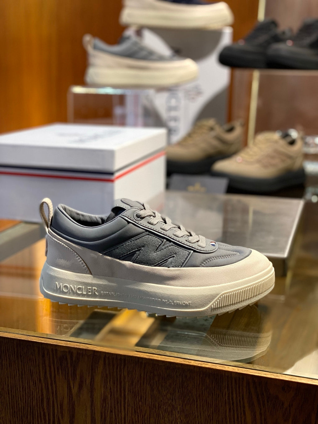 Tênis Moncler Altive Azul Claro