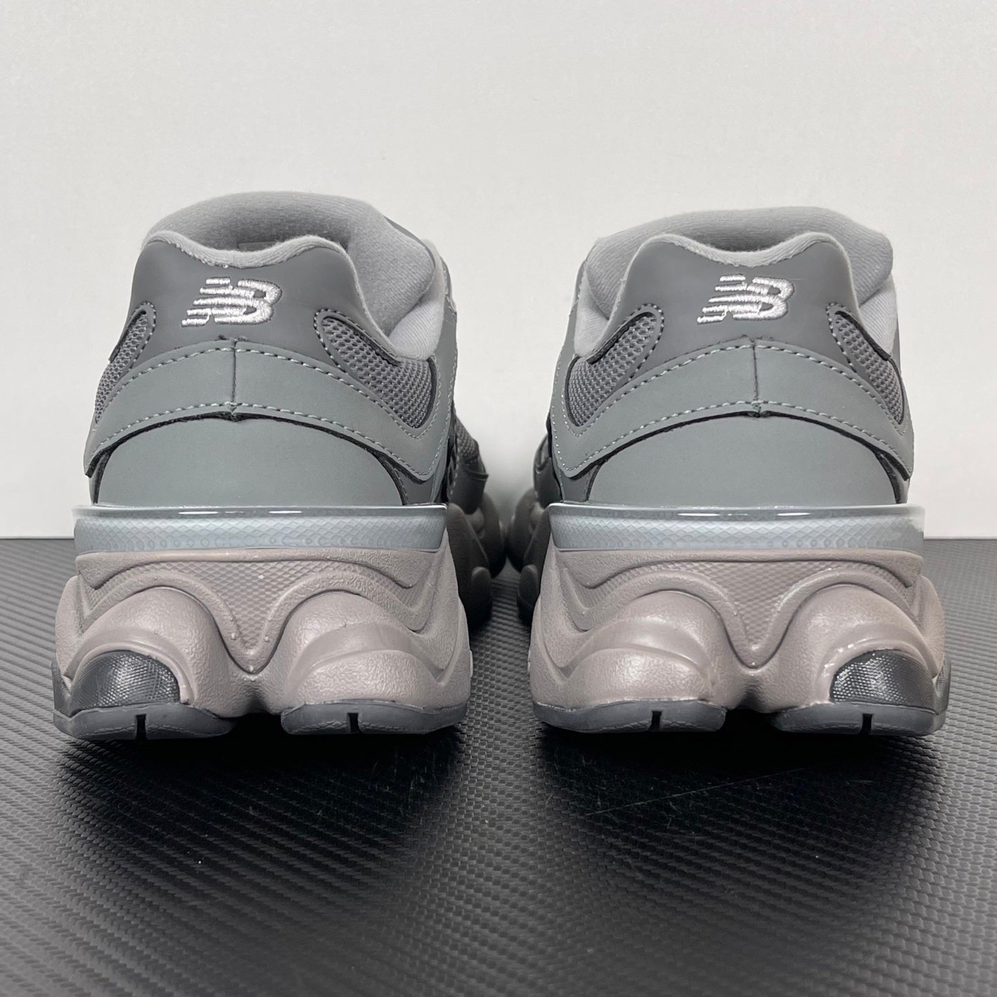 NEW BALANCE 9060 cinza/marrom