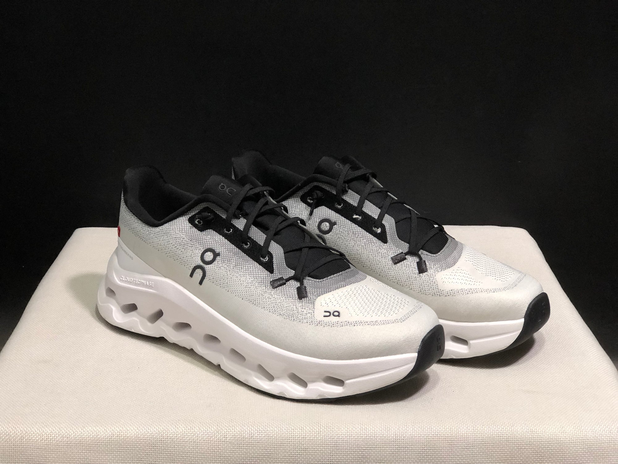 Tênis On Cloudtilt Branco/Preto