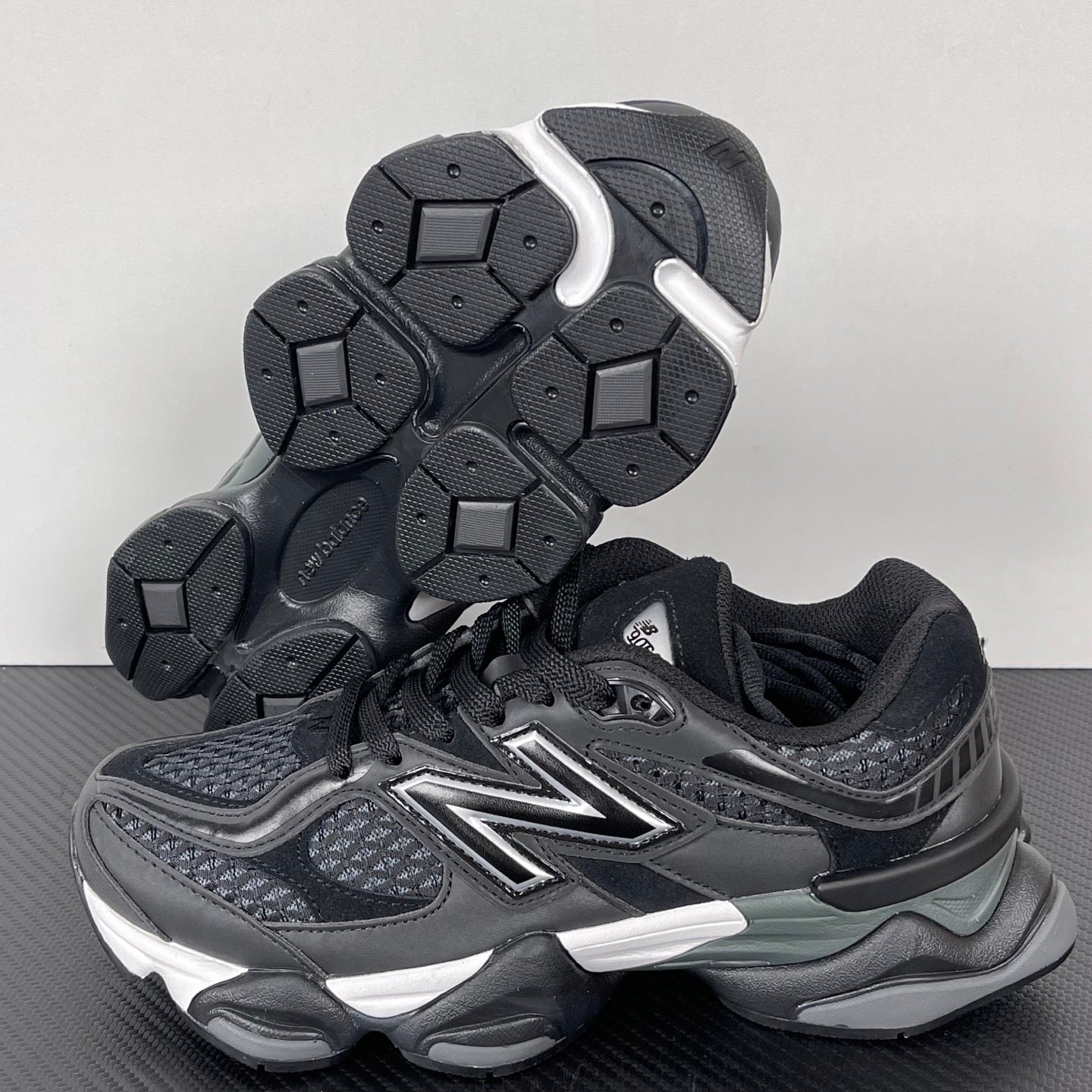 NEW BALANCE 9060 preto