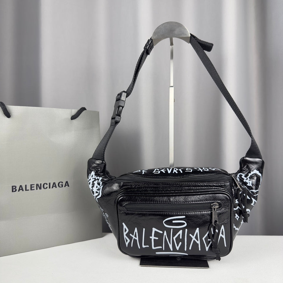 Pochete Balenciaga Graffiti Explorer Belt Bag 40x18CM
