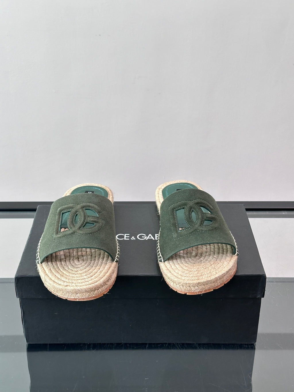 Espadrilhe DG com logo gravado verde camurça