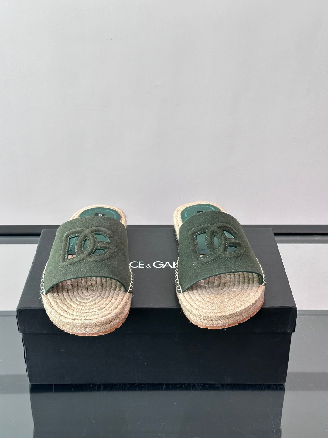 Espadrilhe DG com logo gravado verde camurça