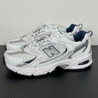 NB 530 Branco/Azul marinho
