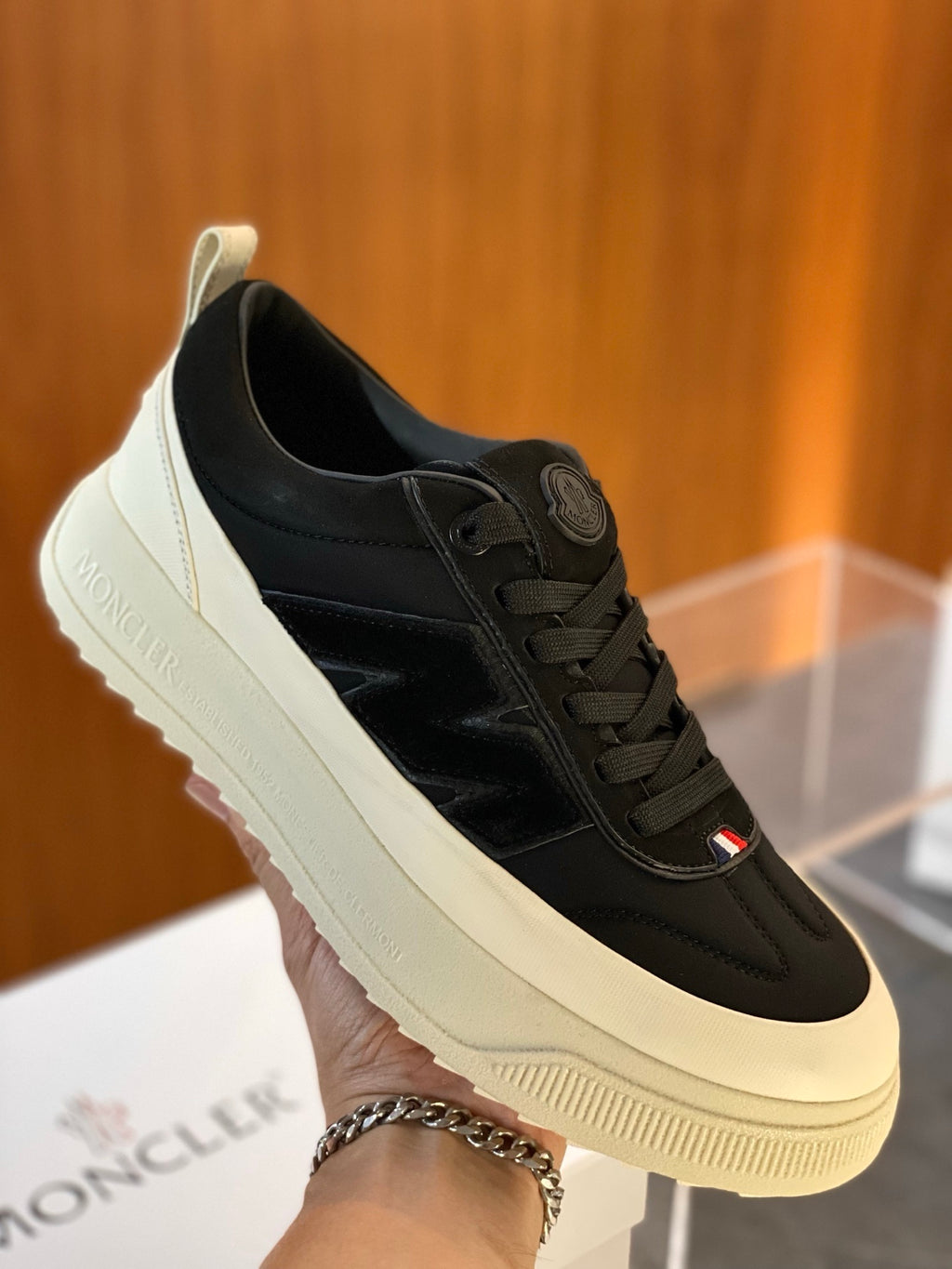 Tênis Moncler Altive Preto/Branco