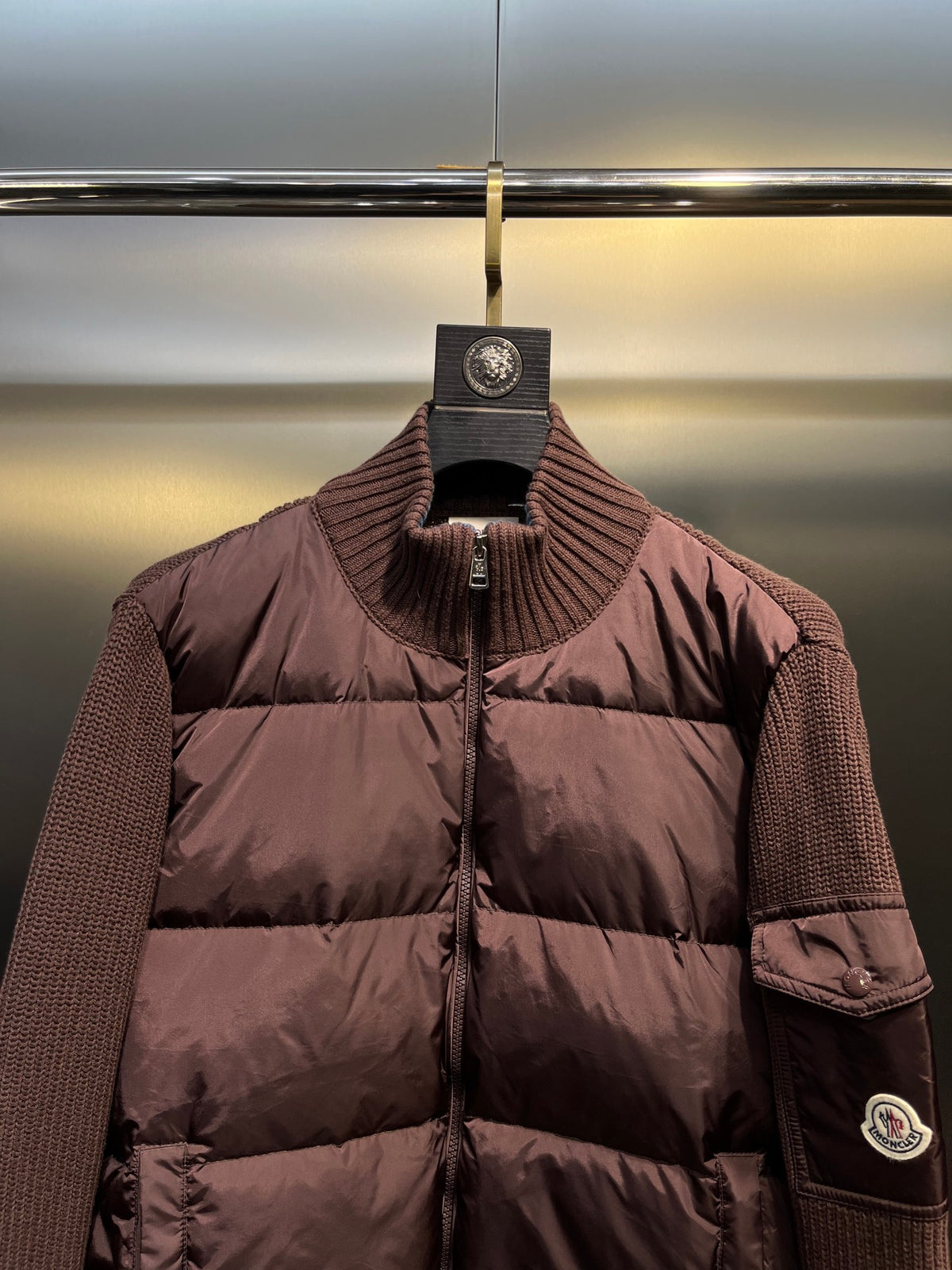 Moncler jaqueta cardigan acolchoada vinho