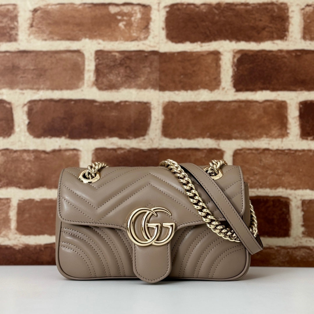 Bolsa Gucci GG Marmont Couro Taupe Super Mini/Média/Grande