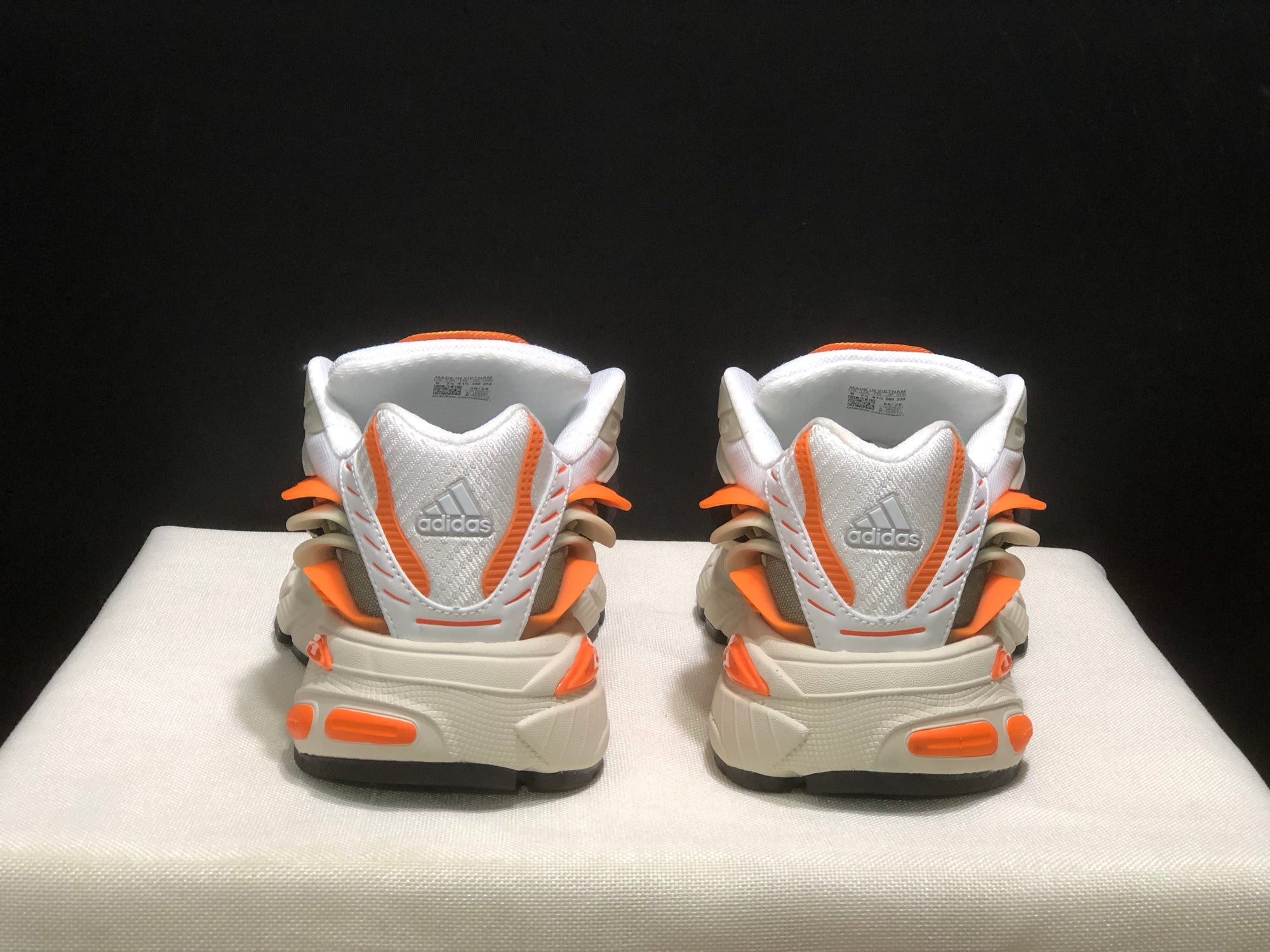 Adidas Adistar Jellyfish x Pharrell Williams Branco/Laranja