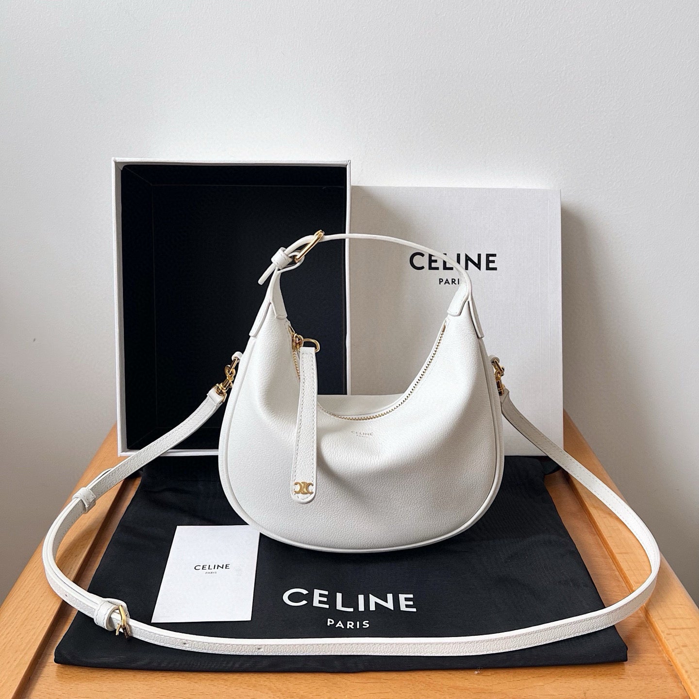 Bolsa Celine Heloïse Média em Couro Canvas 21x24x5cm (3 cores)