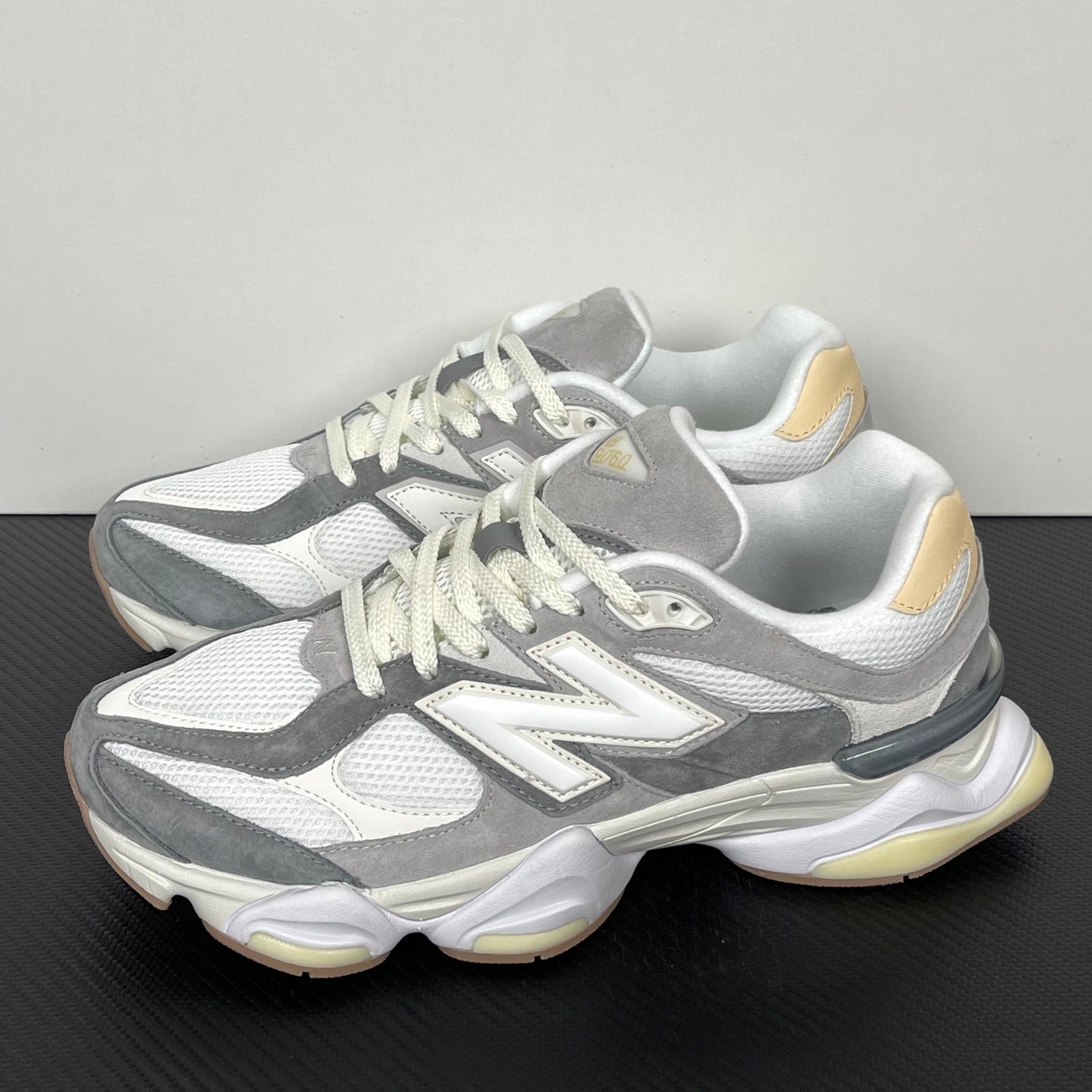 NEW BALANCE 9060 cinza/amarelo