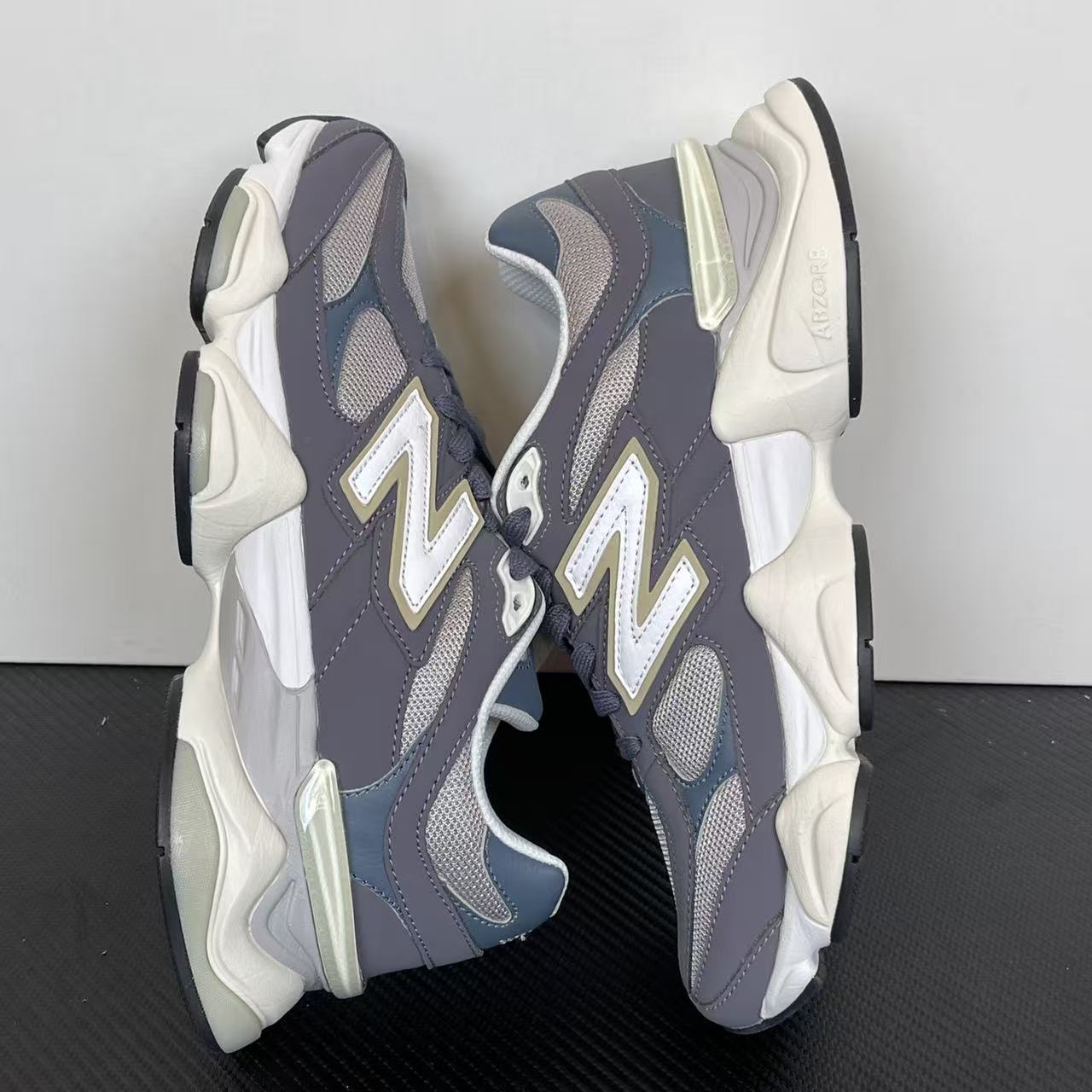 NEW BALANCE 9060 multicolor