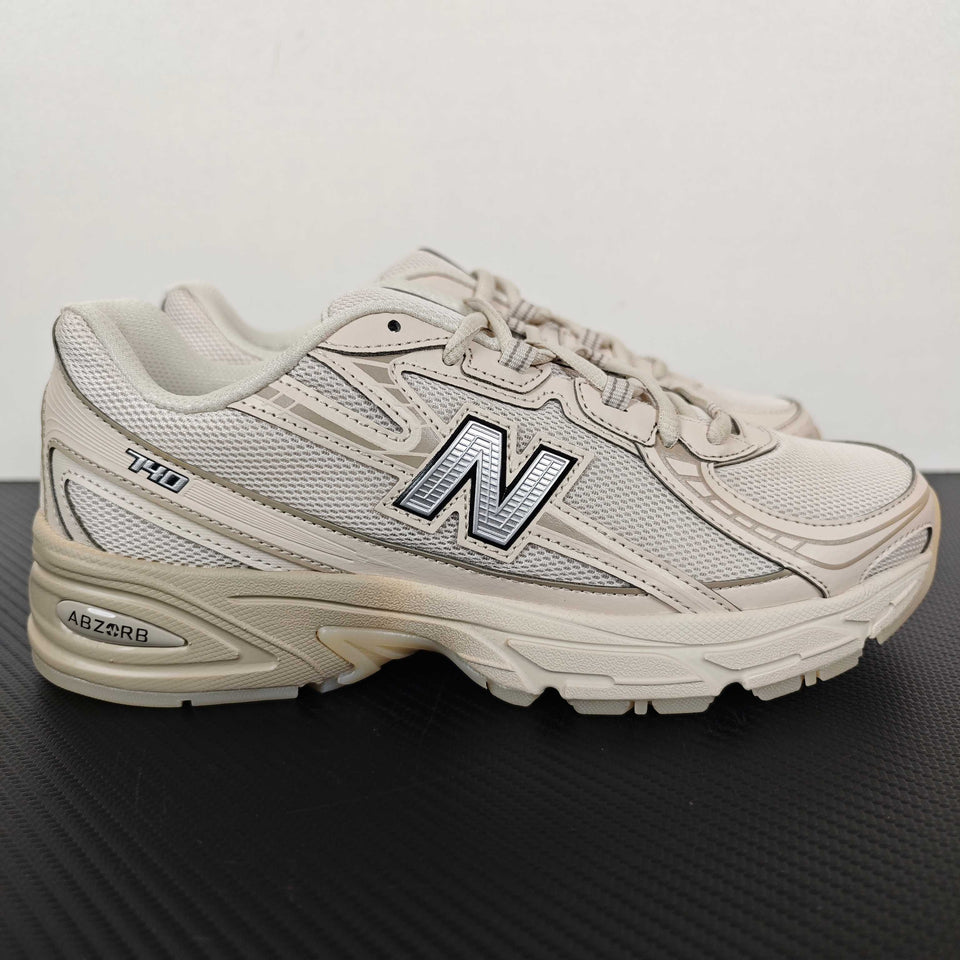 Tênis New Balance NB 740 bege