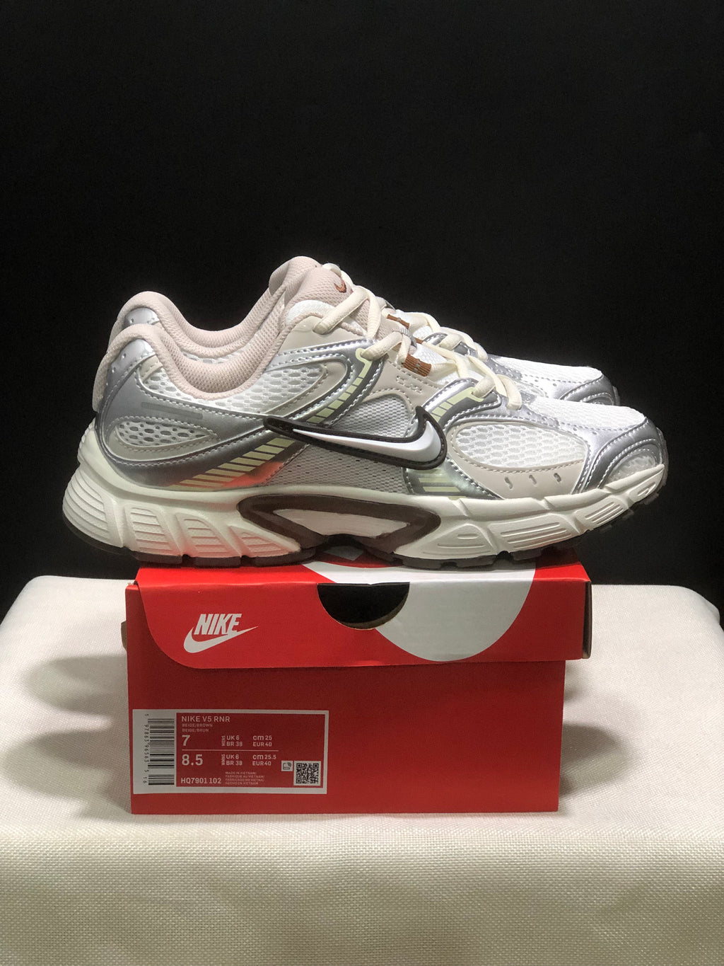 Nike V5 RNR prata