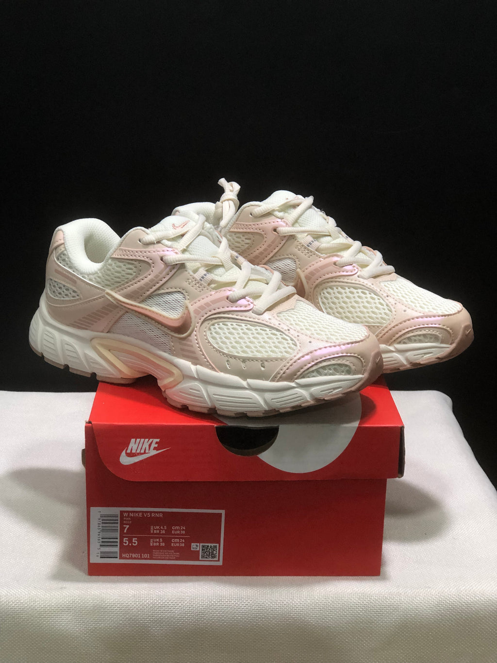 Nike V5 RNR rosa pastel
