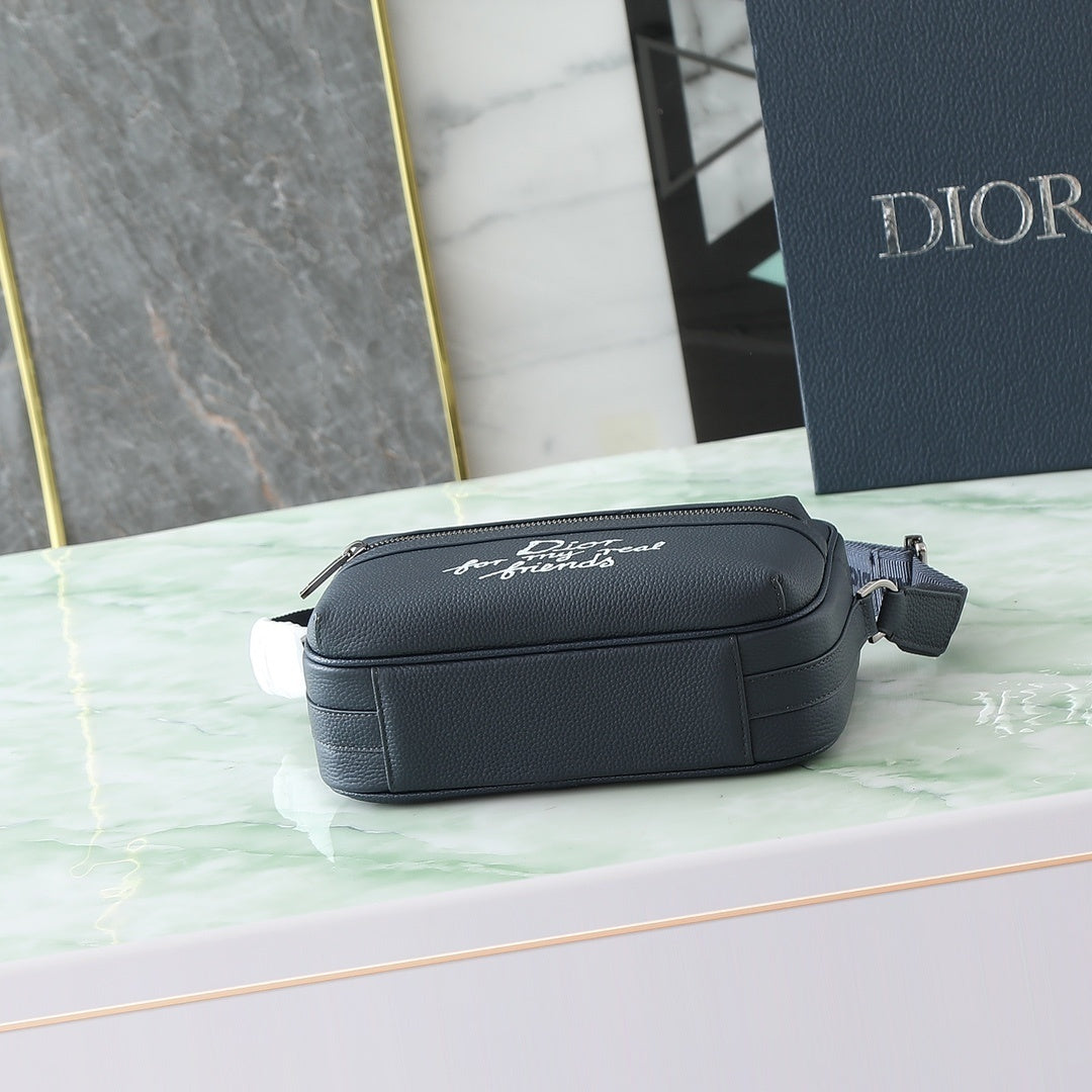 Pochete Dior Messenger  x Hilton Nel 2024  23×17×7.5 cm