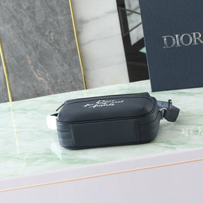 Pochete Dior Messenger  x Hilton Nel 2024  23×17×7.5 cm