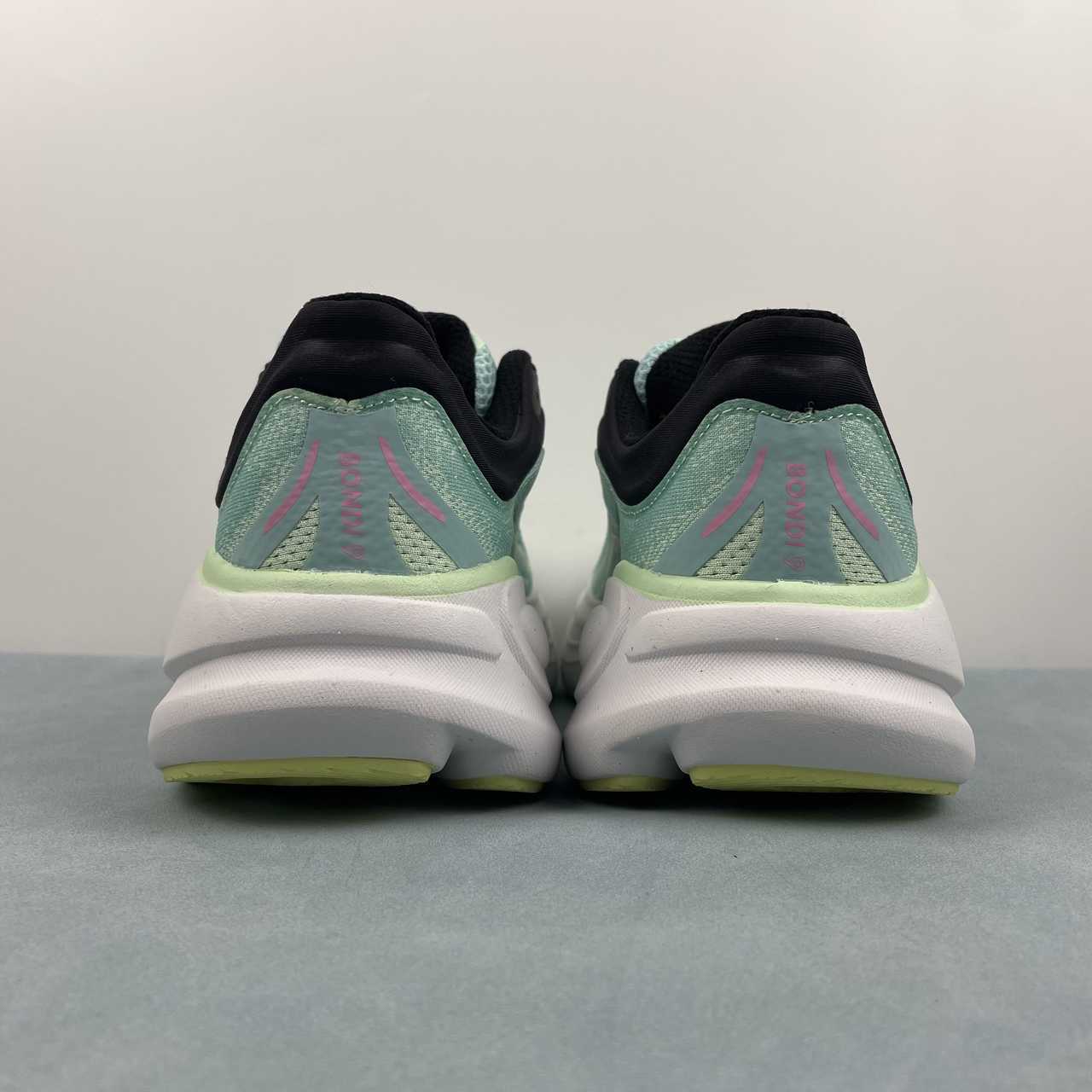 Tênis HOKA One One Bondi 9 Verde/Rosa