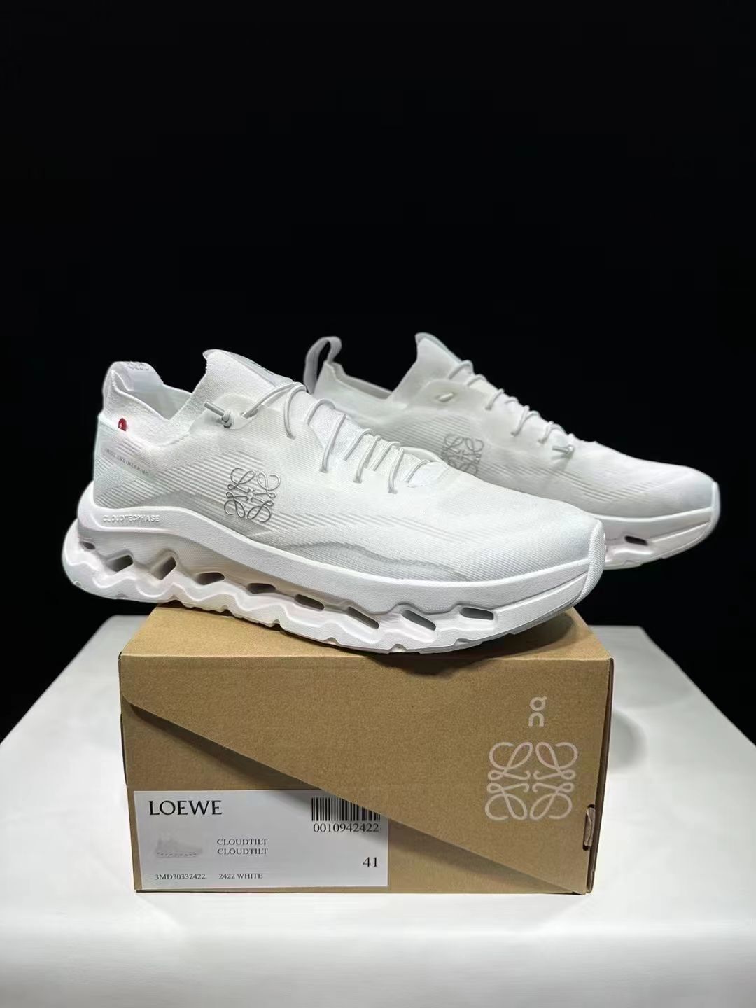 Tênis On Cloudtilt x LOEWE branco