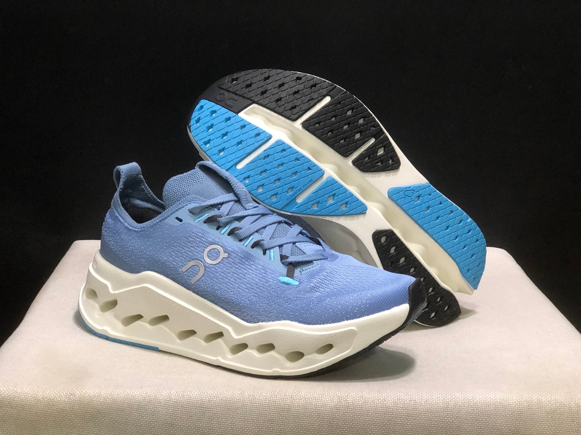 Tênis On Cloudsurfer Max Azul