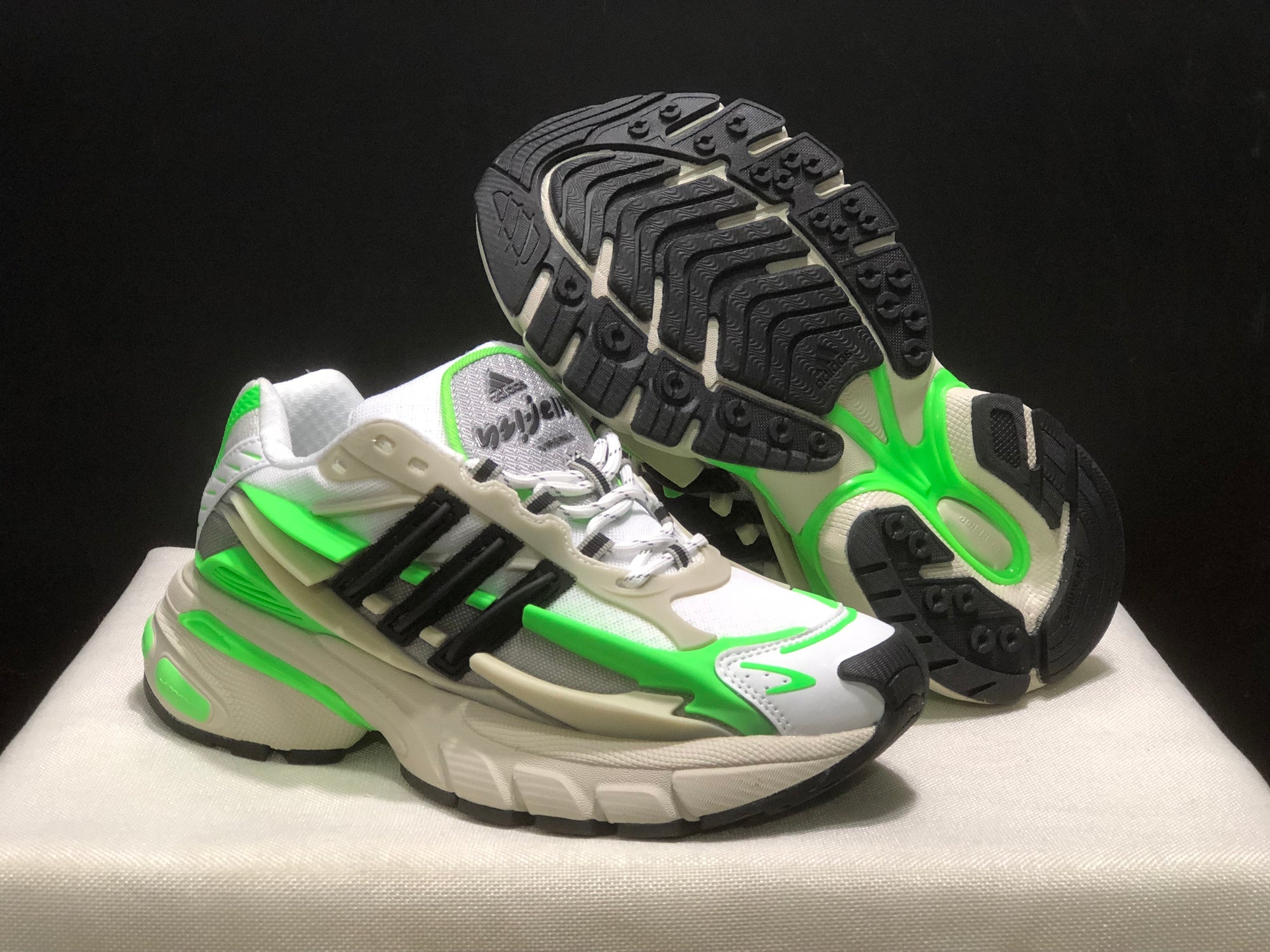 Adidas Adistar Jellyfish x Pharrell Williams Branco/Verde