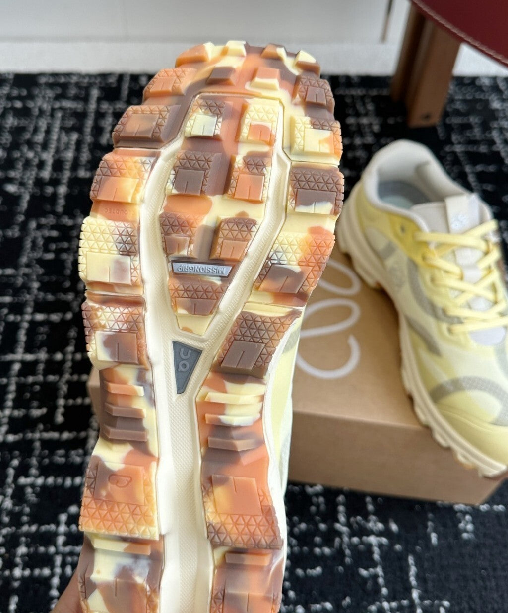 Tênis On Cloudventure 2.0 x LOEWE  Amarelo