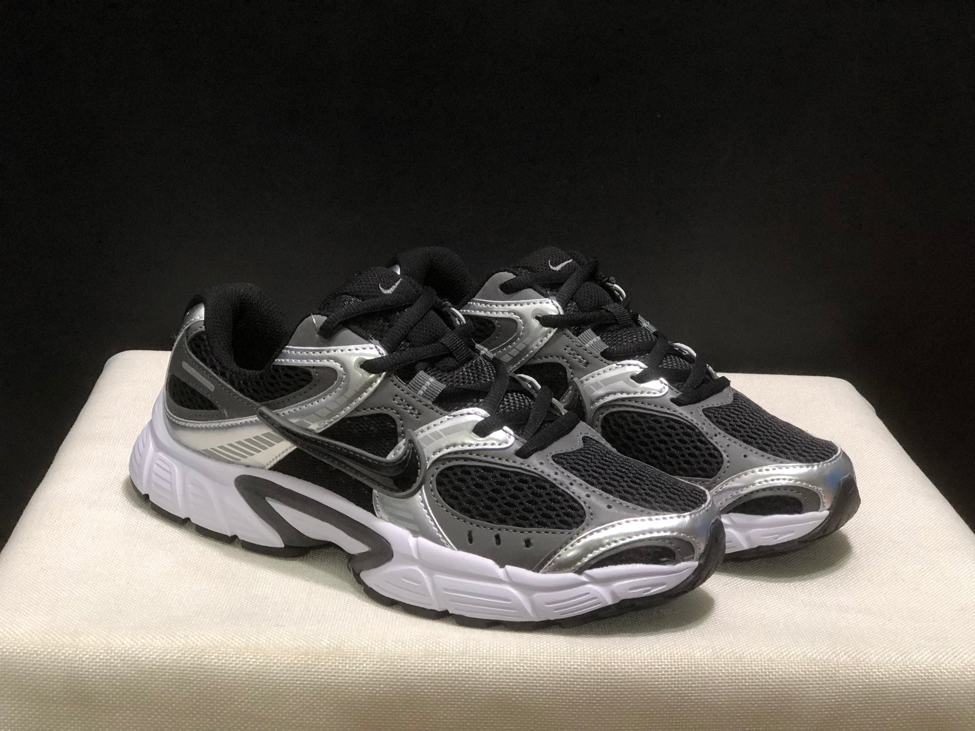 Nike V5 RNR preto/cinza
