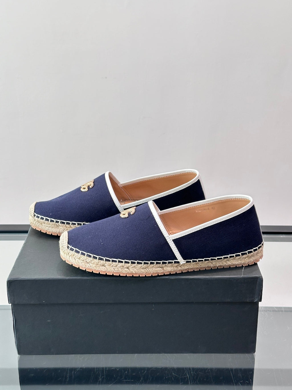 Espadrilhe DG com logo gravado azul