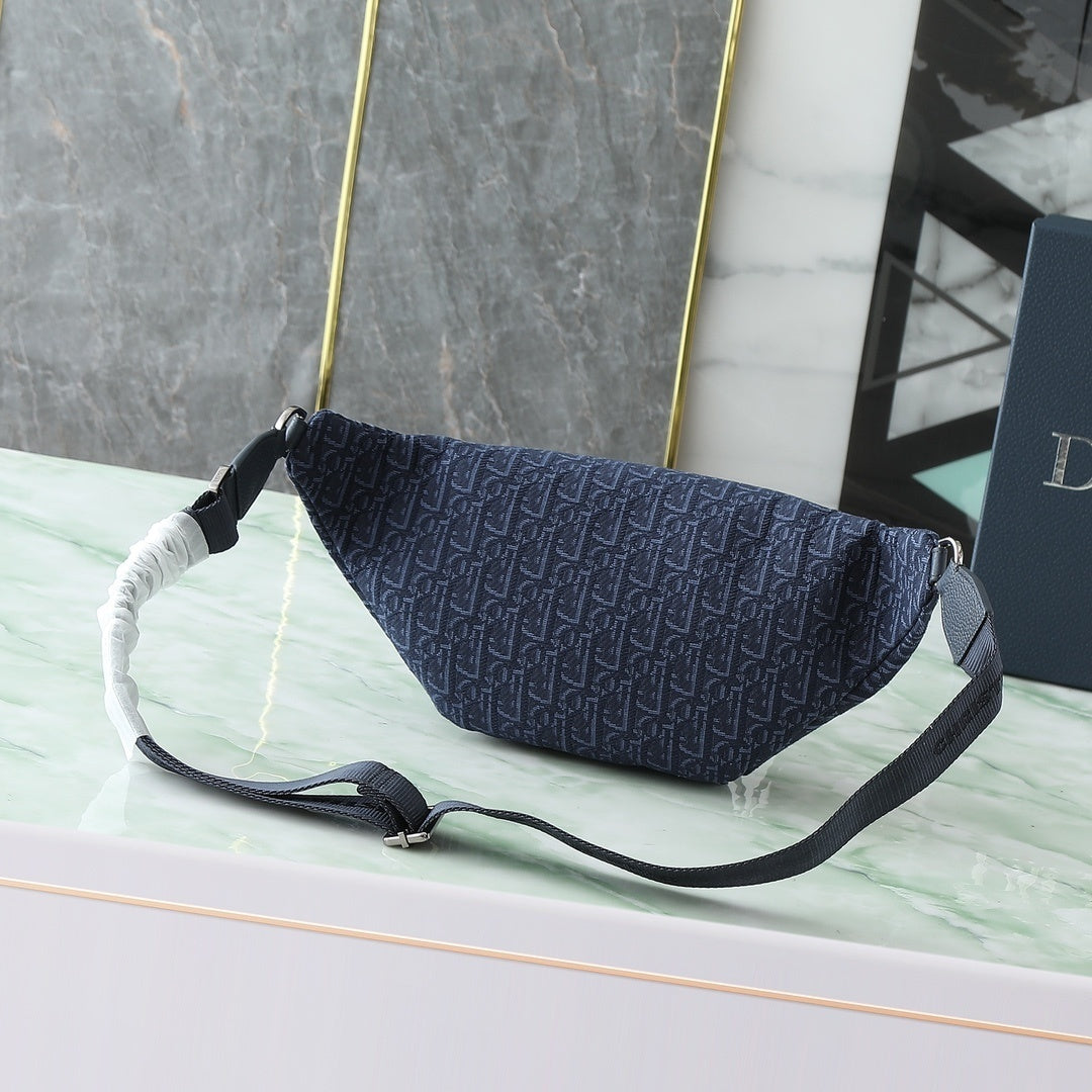 Pochete Dior x KAWS Rider 2.0 39x17x11.5cm