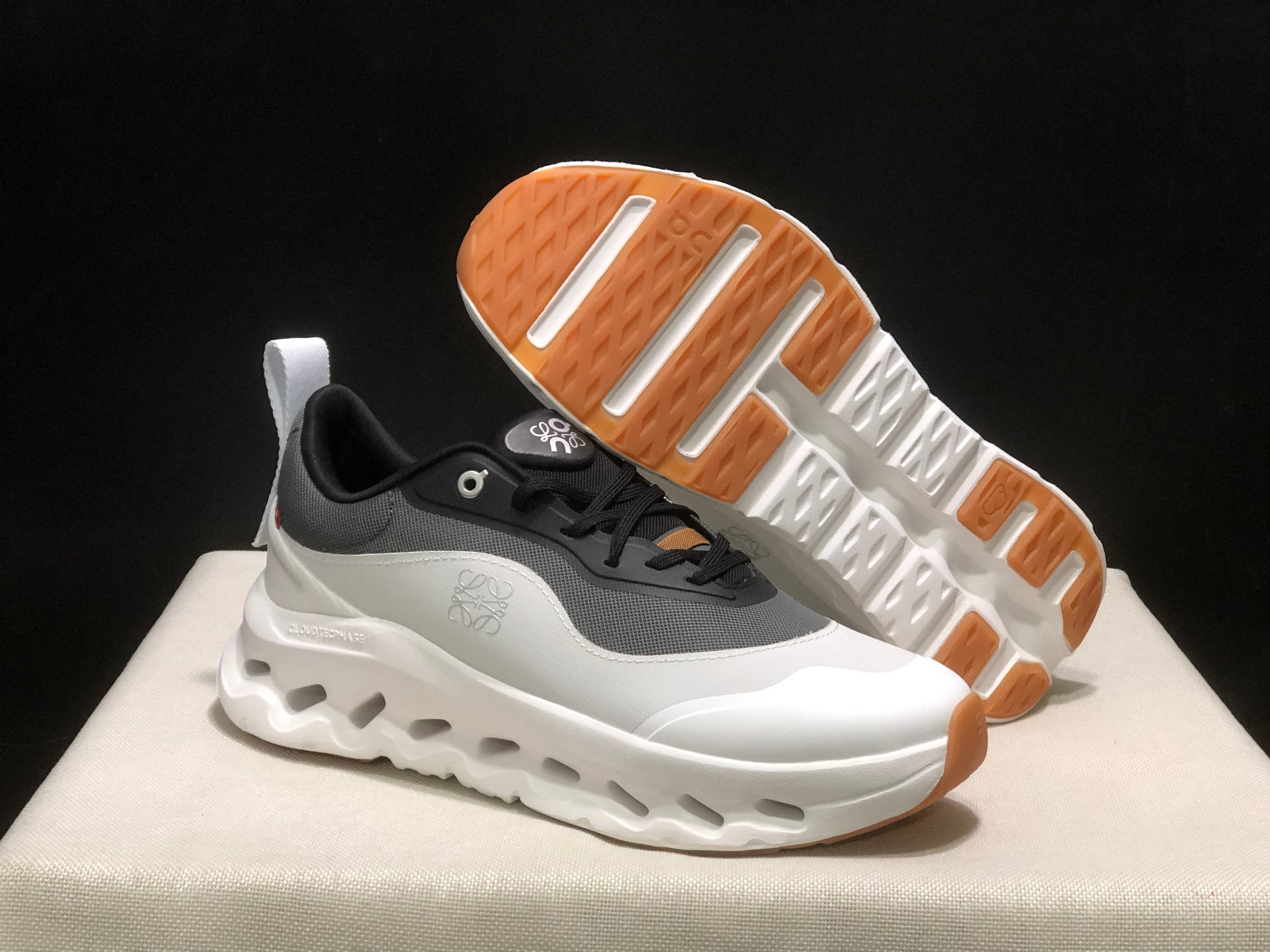 Tênis On Cloudtilt x LOEWE Branco/Bege/Cinza