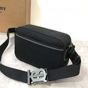 Bolsa Burberry Horseferry Print de Nylon Preto 22x11x16.5CM
