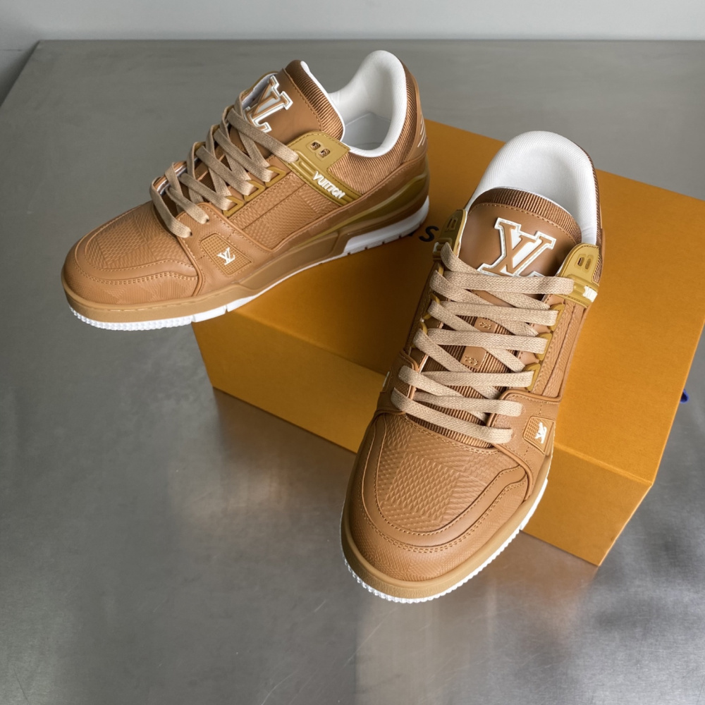 Tênis Louis Vuitton Trainer Marrom Damier em relevo