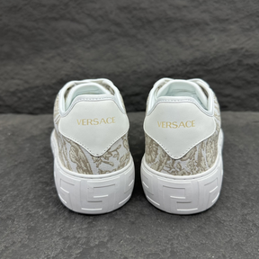 Tênis Versace Barocco Greca de Jacquard Bege