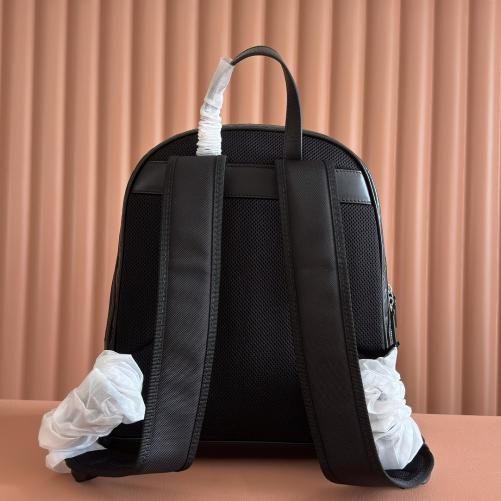 Mochila Gucci Signature Day Preta 32x40x14.5cm