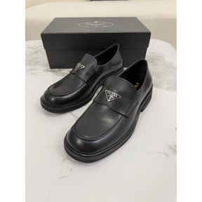 Loafer Prada em Couro fosco Preto
