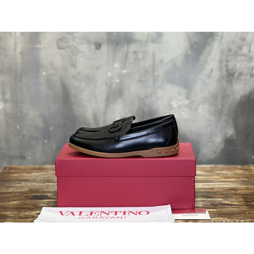 Valentino Garavani Leisure Flows Leather Loafers Preto