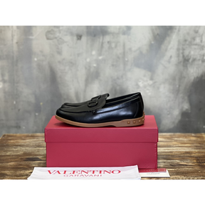 Valentino Garavani Leisure Flows Leather Loafers Preto