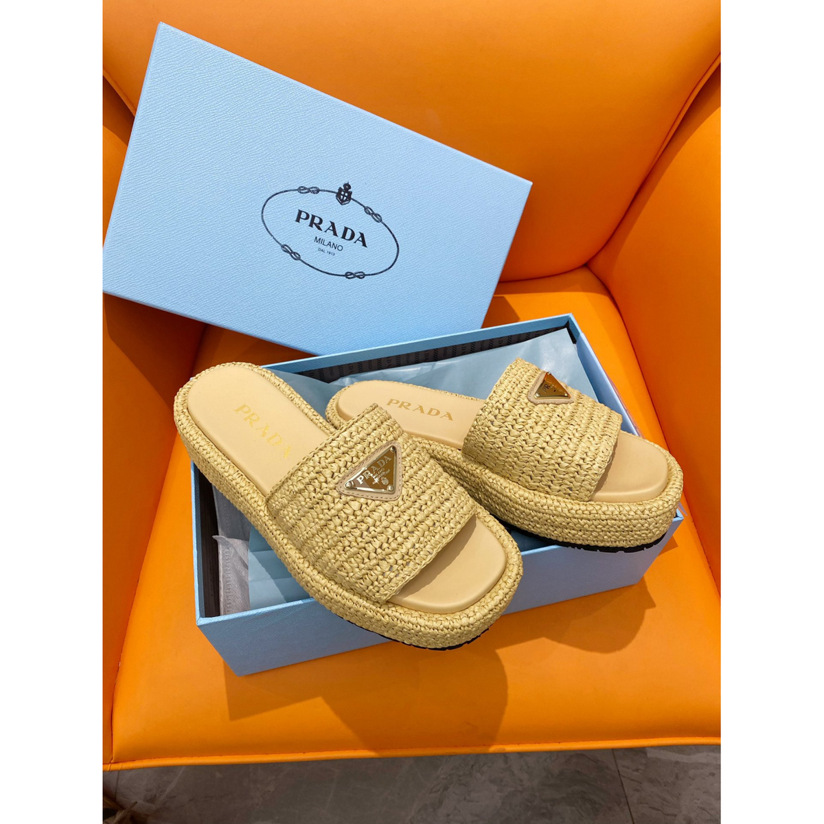 Prada Flatform em crochê Bege