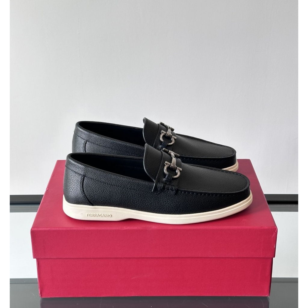 Sapato Mocassim Salvatore Ferragamo Casual Preto com Fivela Gancini