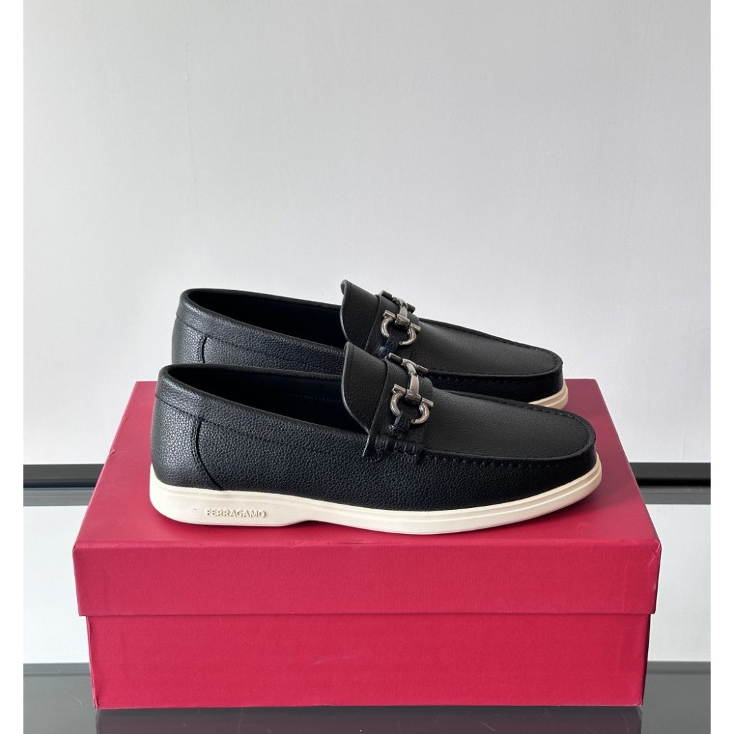 Sapato Mocassim Salvatore Ferragamo Casual Preto com Fivela Gancini