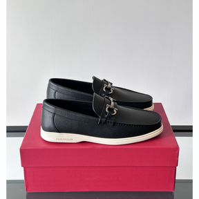 Sapato Mocassim Salvatore Ferragamo Casual Preto com Fivela Gancini