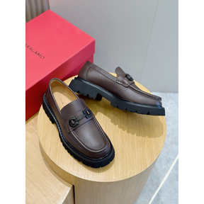 Salvatore Ferragamo Mocassim em Couro Marrom