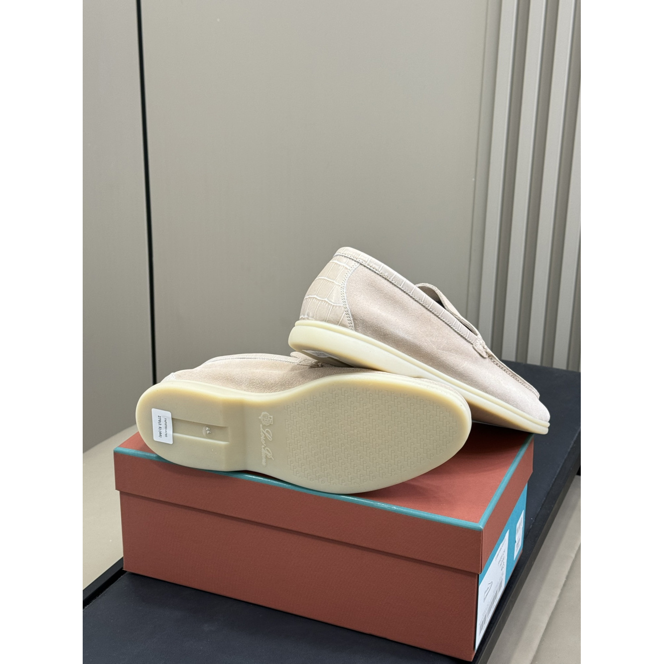 Summer Walk Loro Piana Loafer em Camurça Bege