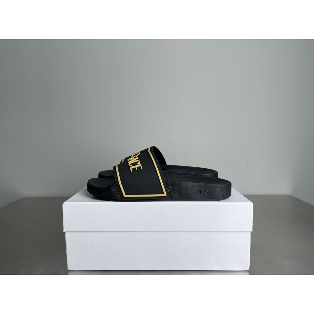 Chinelo Slide Versace Preto com escrita Amarela